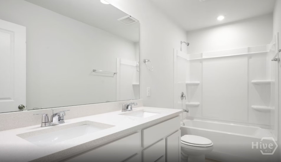 386 Monterey Loop Property Photo 12