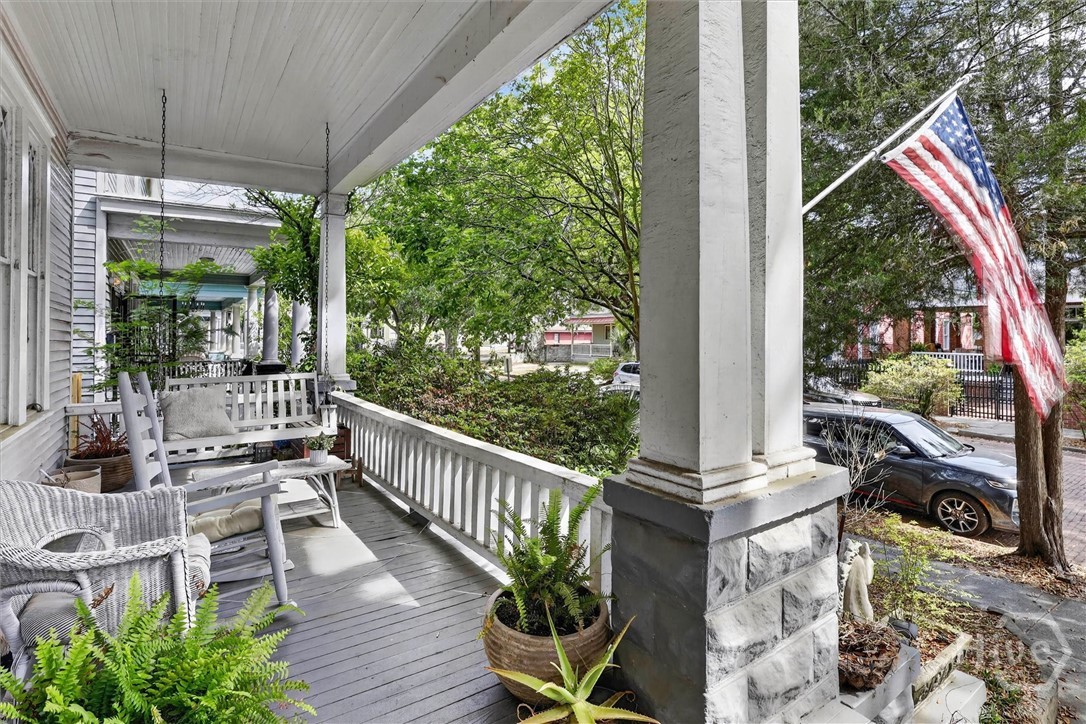 416 W 36th Street Property Photo 2