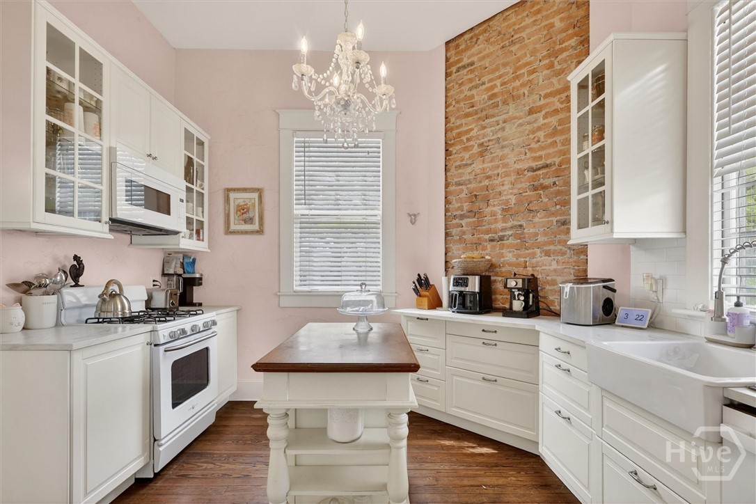 416 W 36th Street Property Photo 18