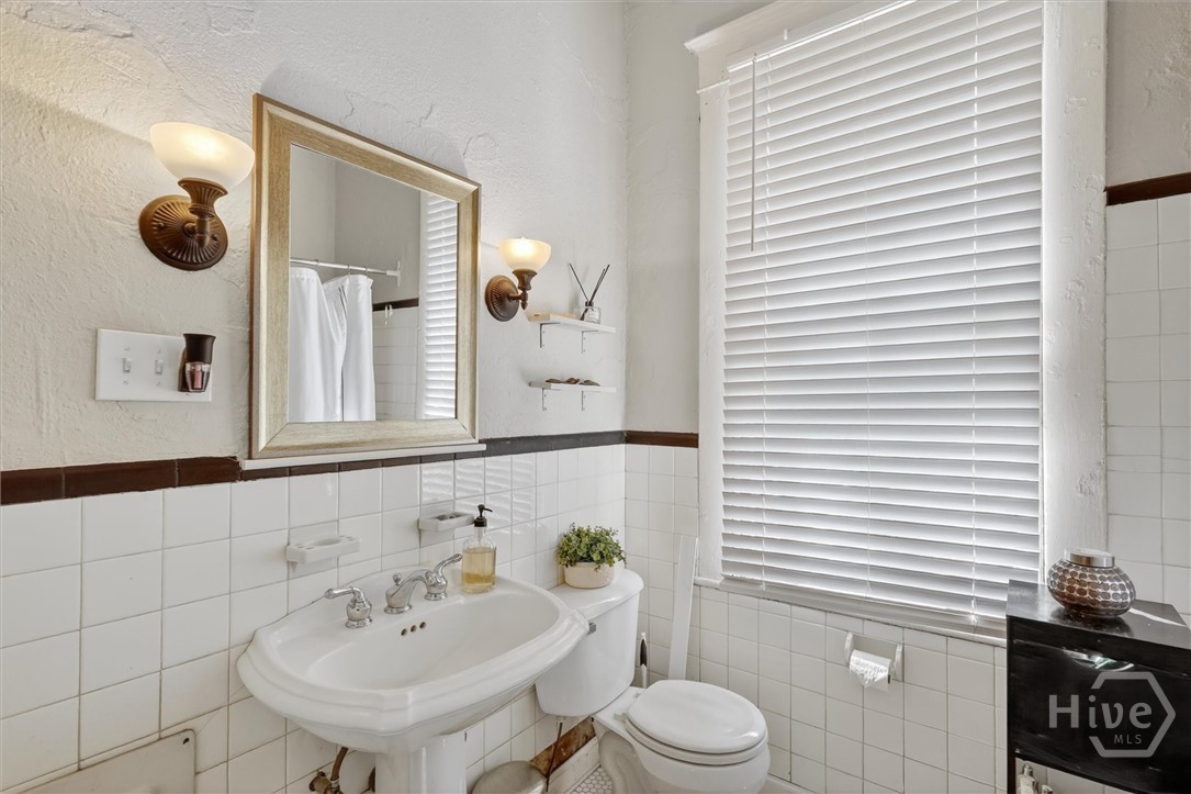 416 W 36th Street Property Photo 21