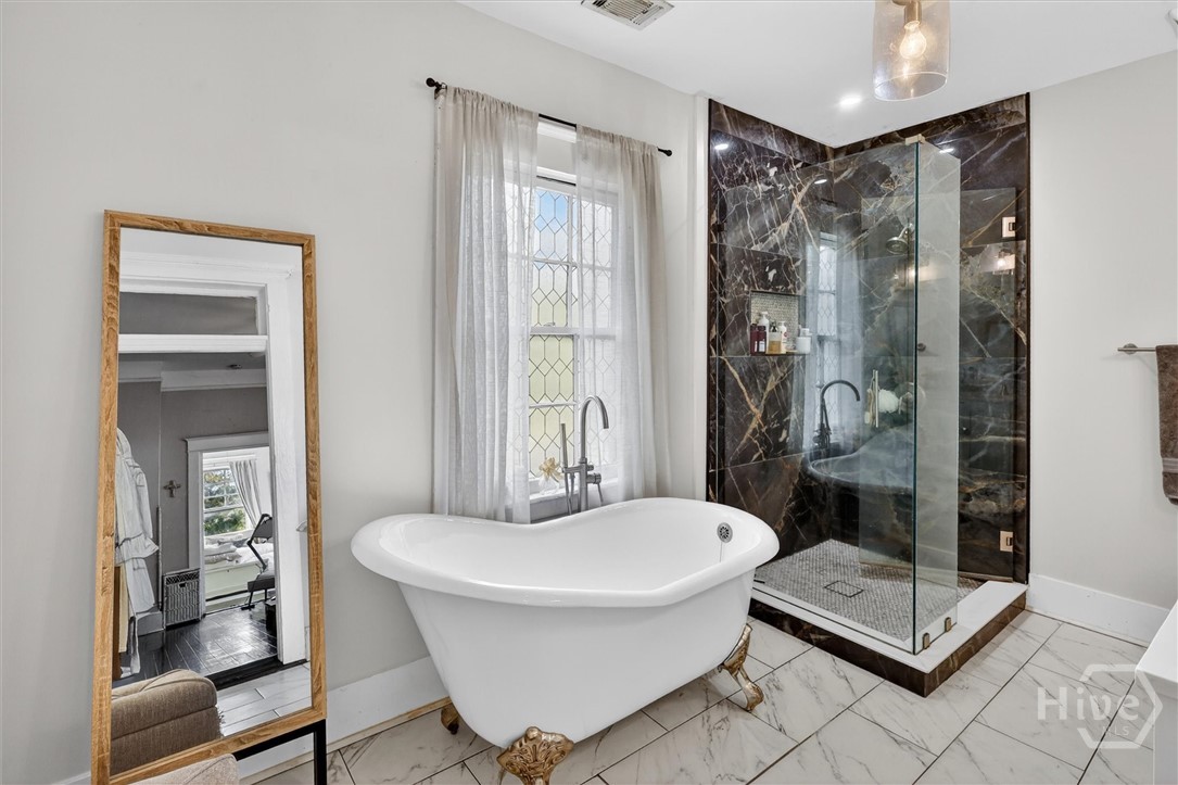 416 W 36th Street Property Photo 30