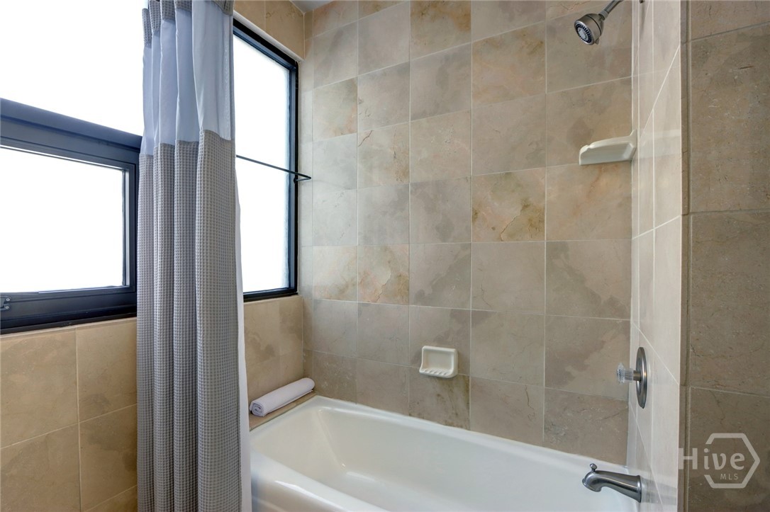 220 E State Street Property Photo 41