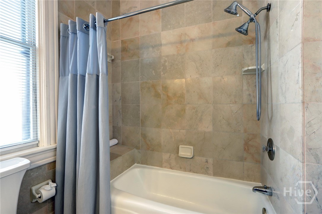 220 E State Street Property Photo 44