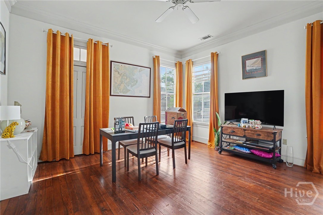 225 W 41st Street Property Photo 8
