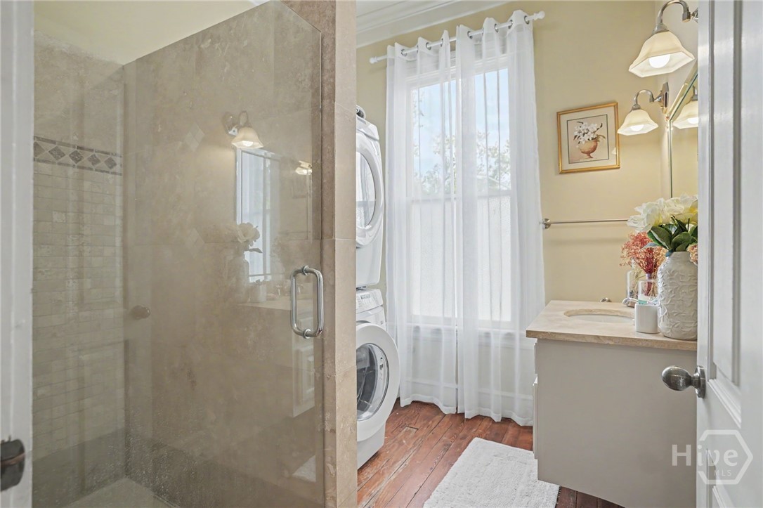 225 W 41st Street Property Photo 10