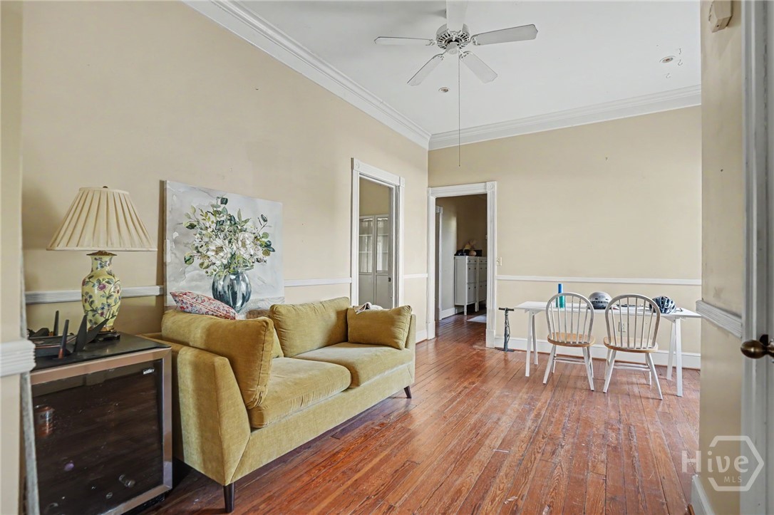 225 W 41st Street Property Photo 15