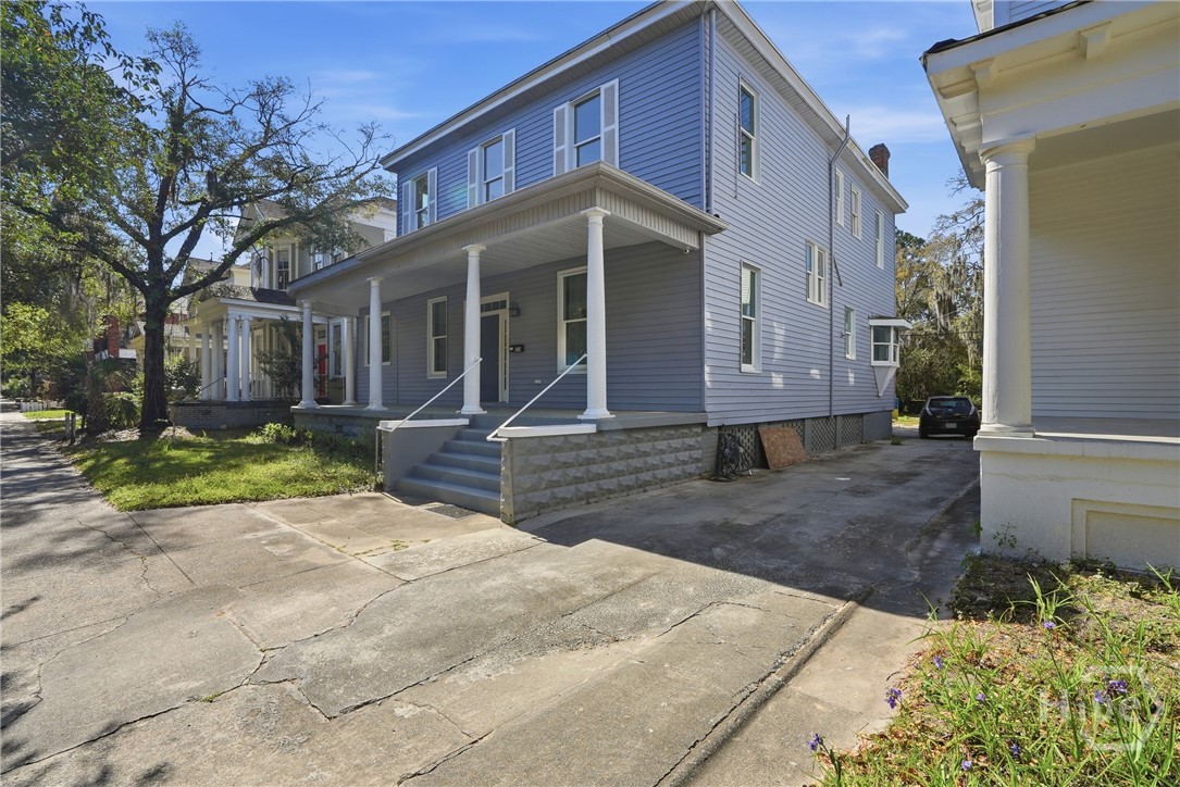 809 E Henry Street Property Photo 2