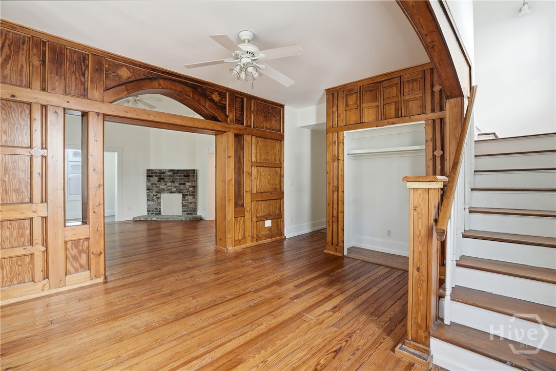 809 E Henry Street Property Photo 6