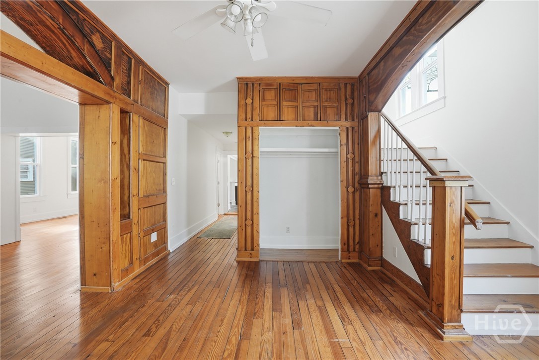 809 E Henry Street Property Photo 7