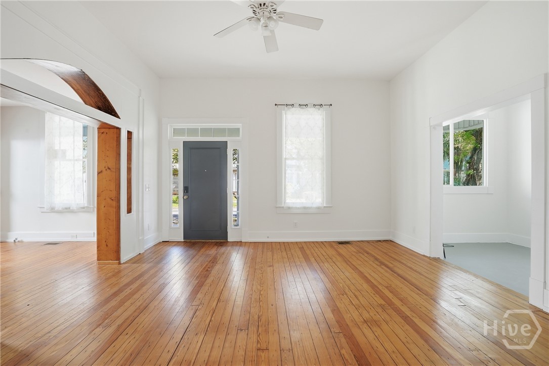 809 E Henry Street Property Photo 15