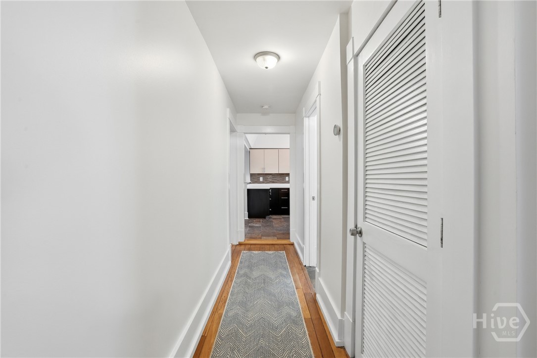 809 E Henry Street Property Photo 17
