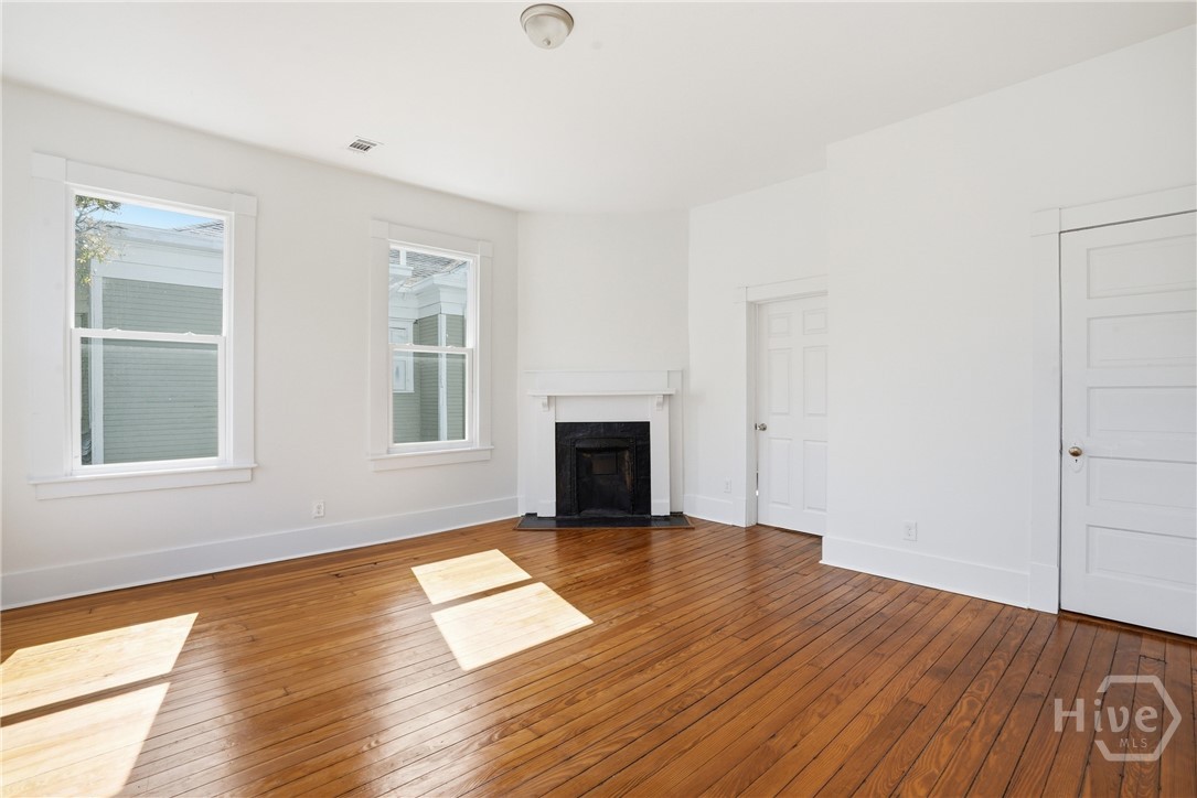 809 E Henry Street Property Photo 31