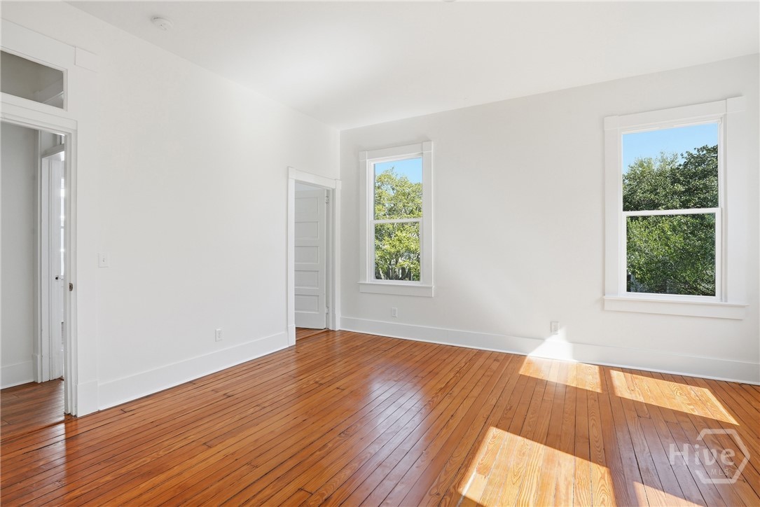 809 E Henry Street Property Photo 32