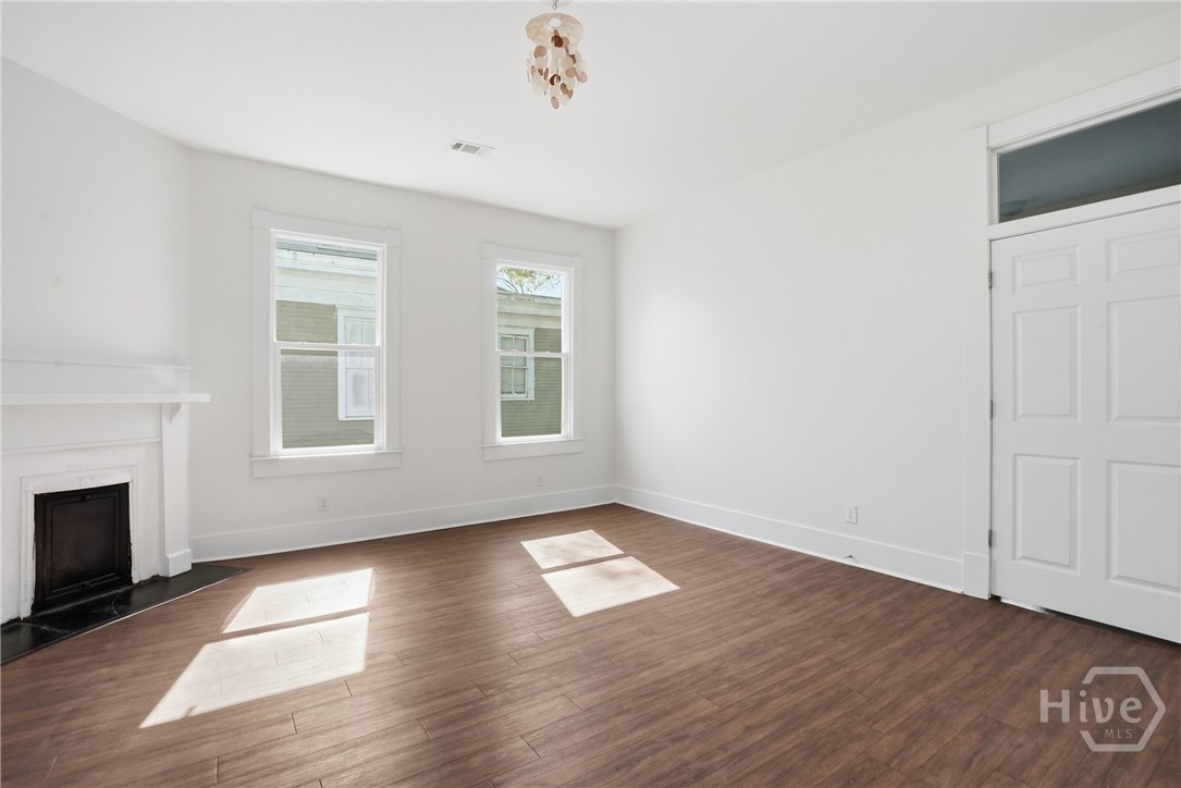 809 E Henry Street Property Photo 33