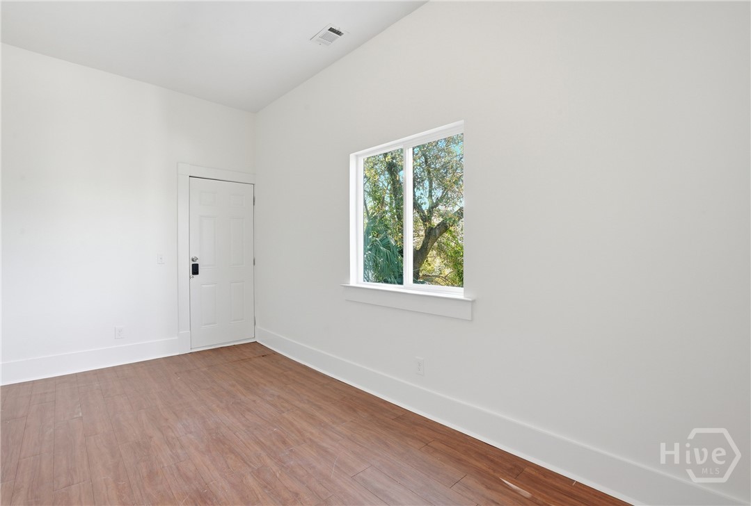 809 E Henry Street Property Photo 35