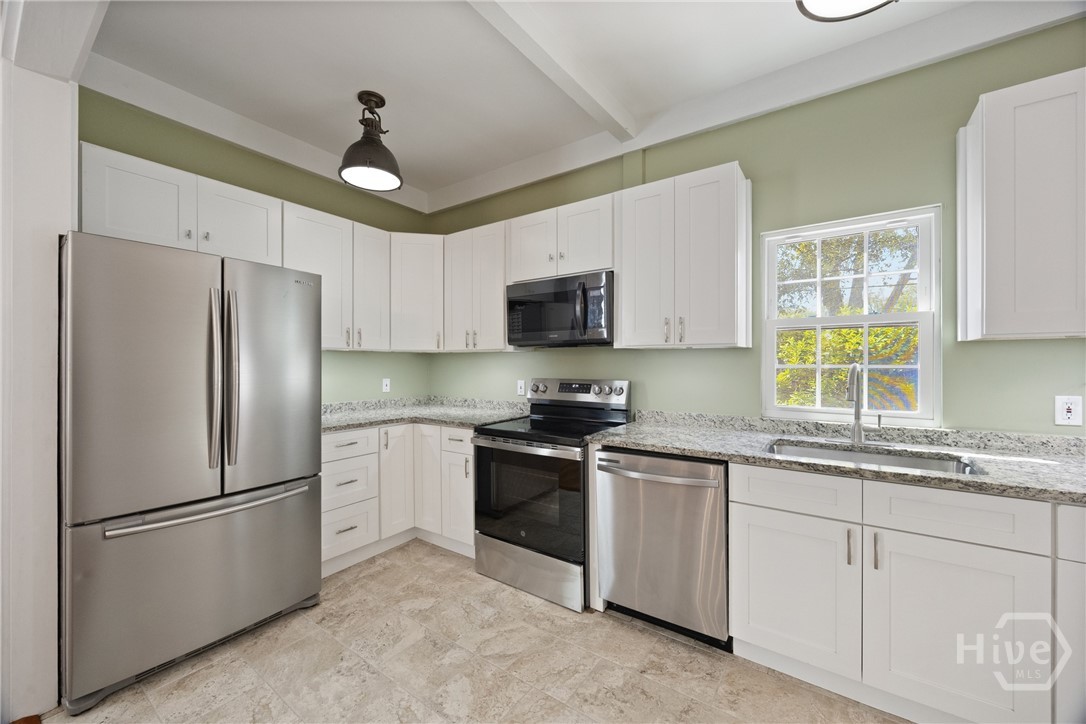 629 E 38th Street Property Photo 10
