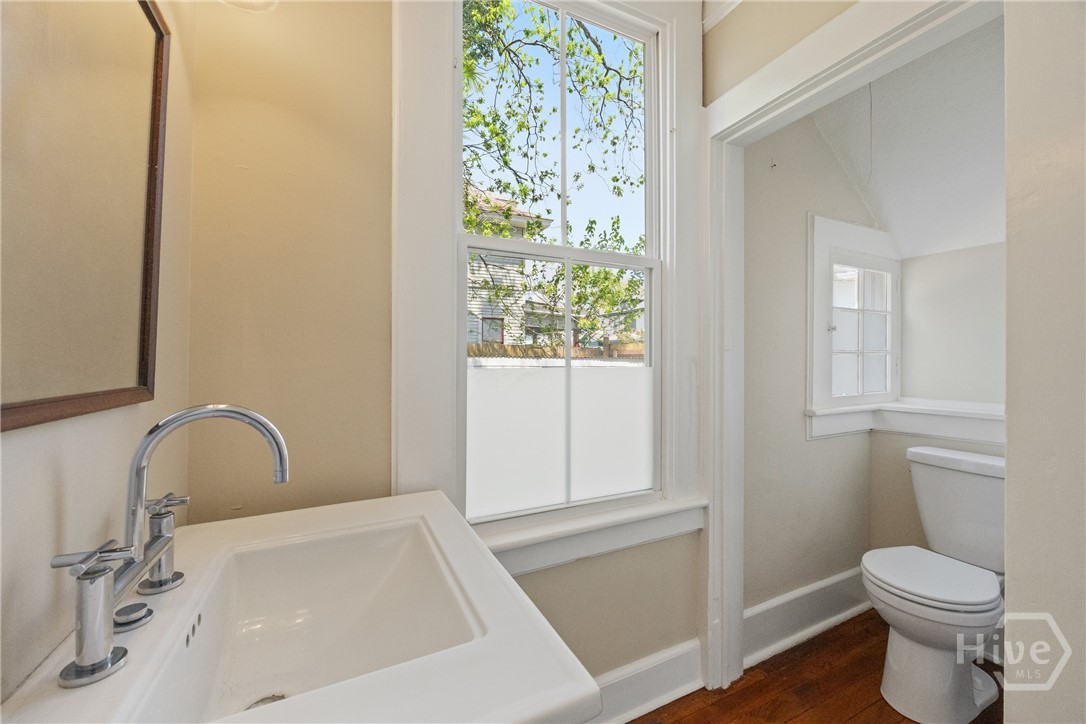 629 E 38th Street Property Photo 12
