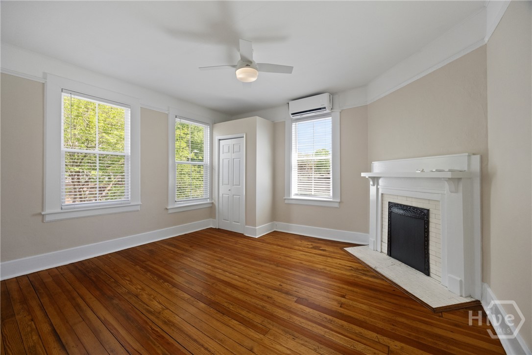 629 E 38th Street Property Photo 14