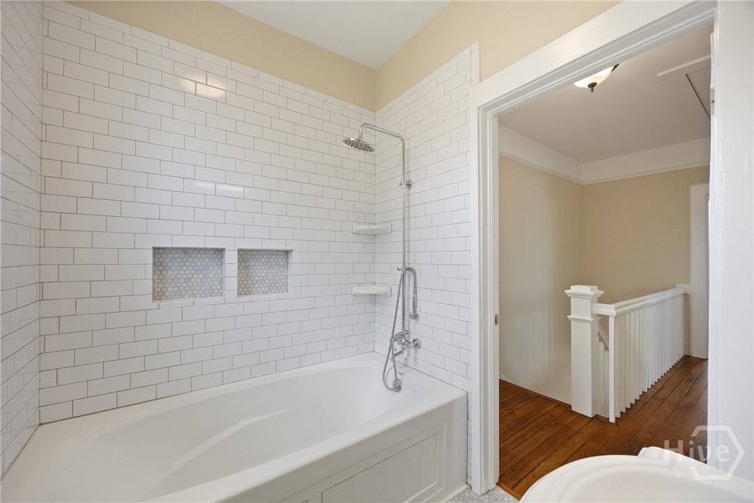 629 E 38th Street Property Photo 17