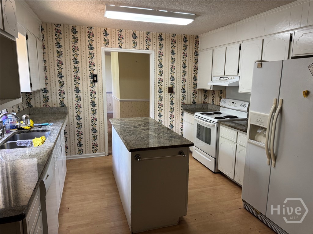 2 Moss Pointe Court Property Photo 3