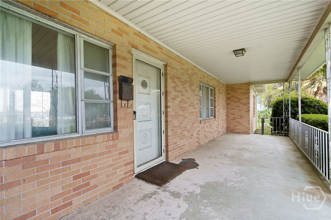 2704 River Drive Property Photo 3