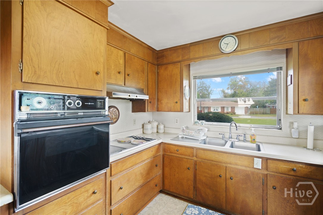 2704 River Drive Property Photo 4