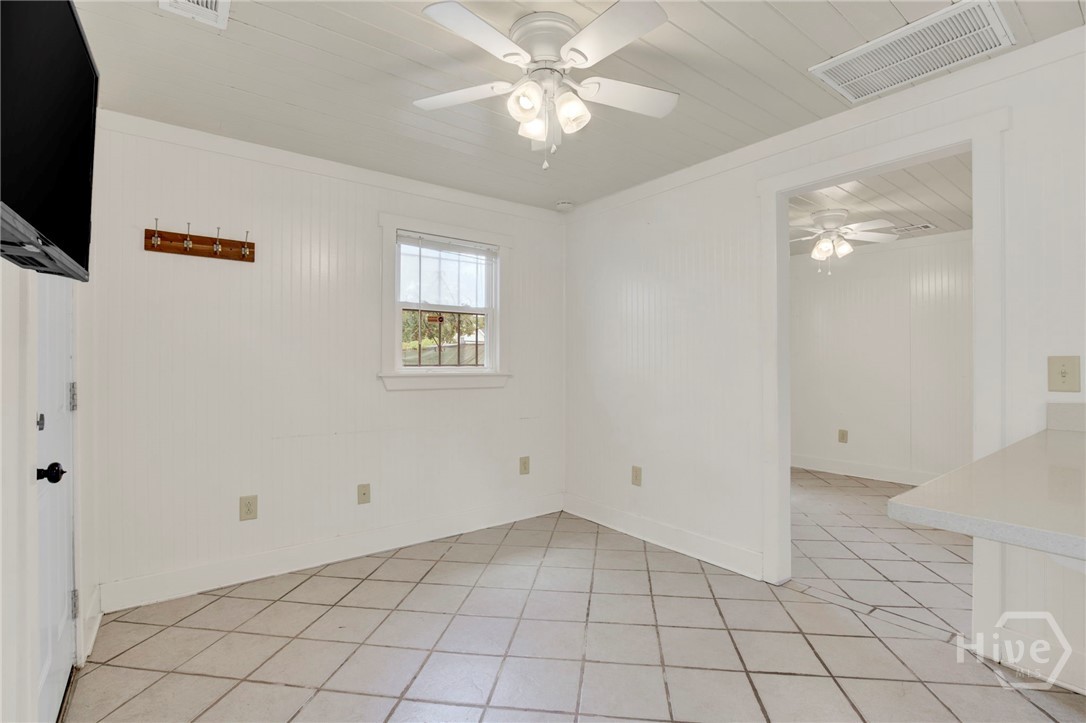 856 E 35th Street Property Photo 53