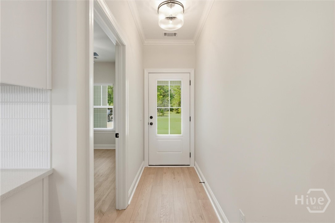 93 Ennis Road Property Photo 4