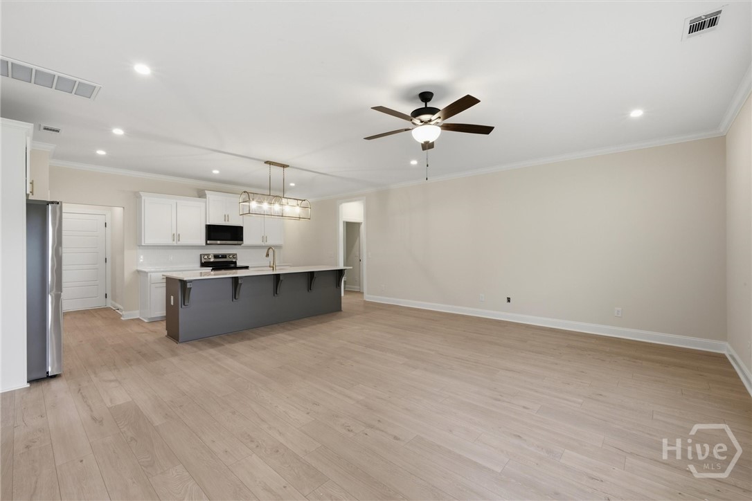 93 Ennis Road Property Photo 5