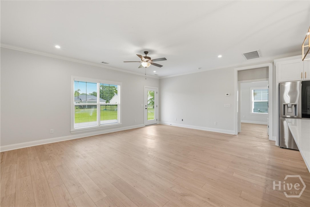 93 Ennis Road Property Photo 6