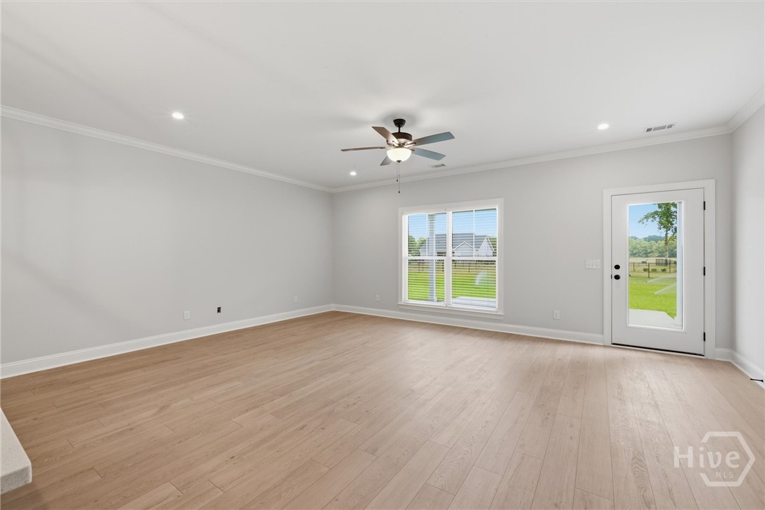 93 Ennis Road Property Photo 7