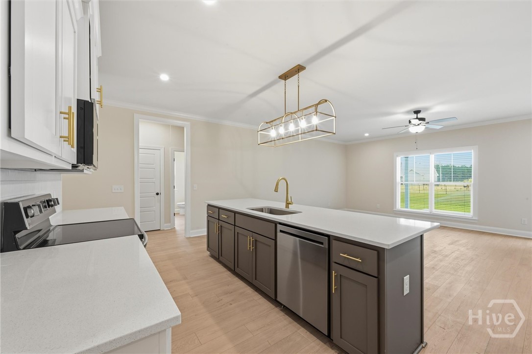 93 Ennis Road Property Photo 8