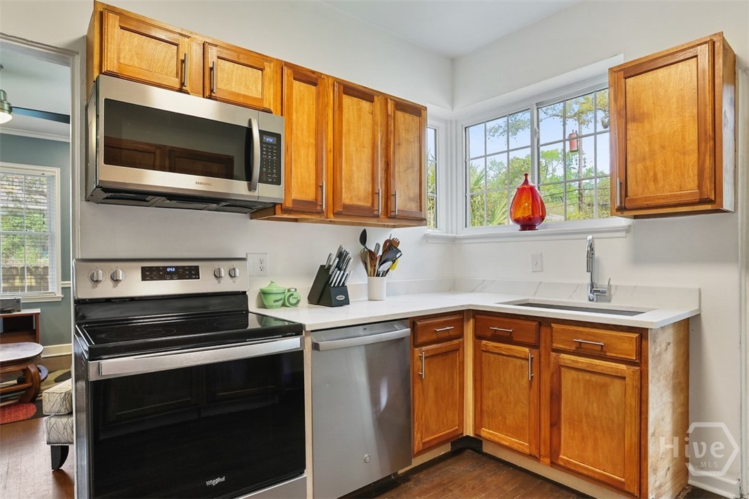 710 E 50th Street Property Photo 18