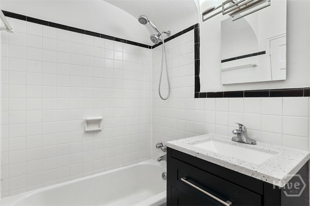 710 E 50th Street Property Photo 24