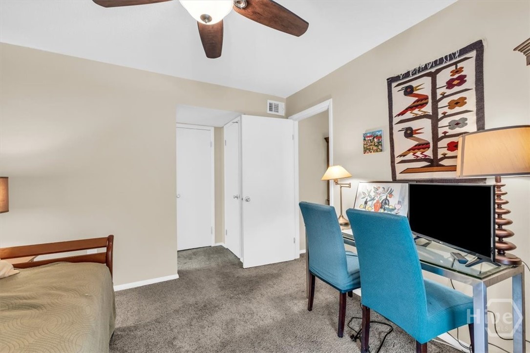 401 N Cromwell Road T6 Property Photo 18