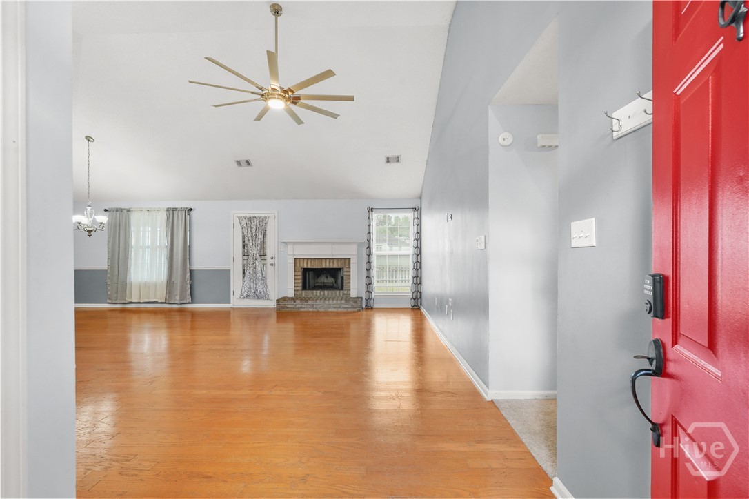 119 Meadowside Lane Property Photo 4