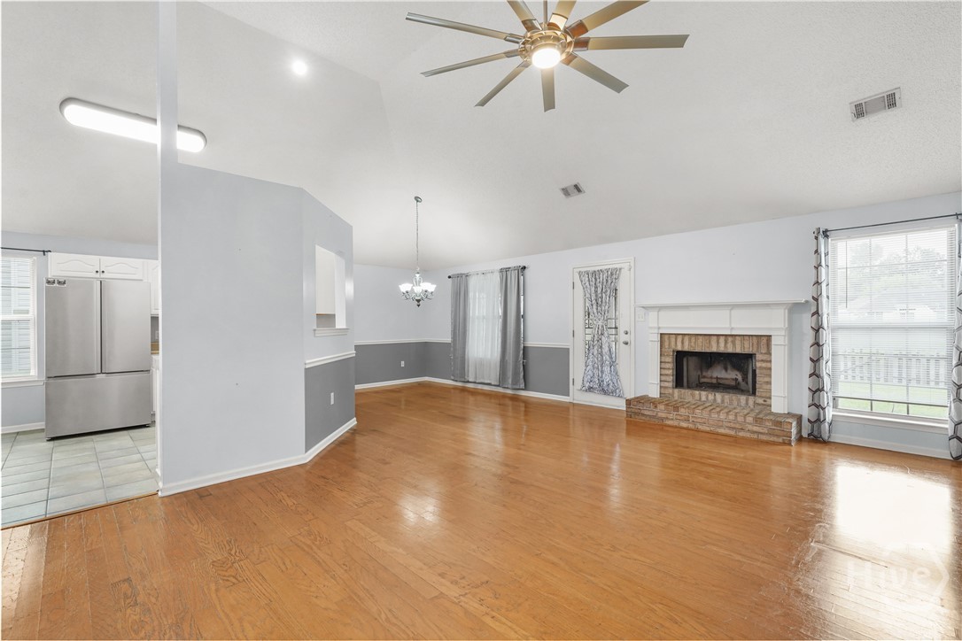 119 Meadowside Lane Property Photo 5