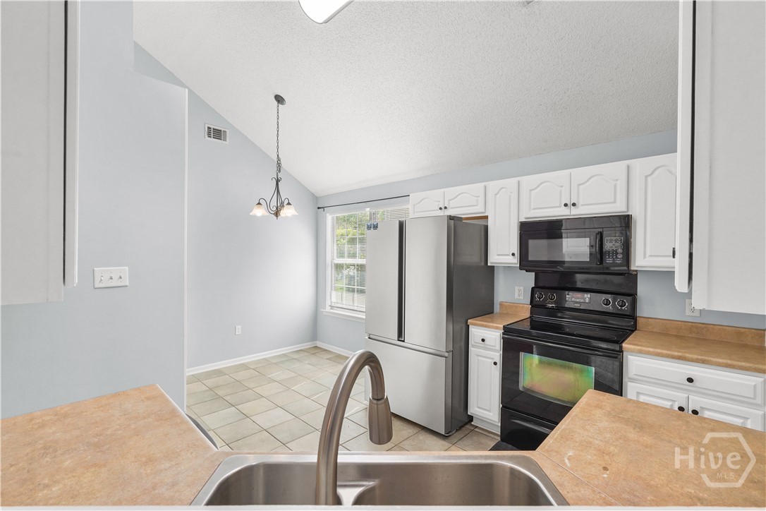 119 Meadowside Lane Property Photo 8