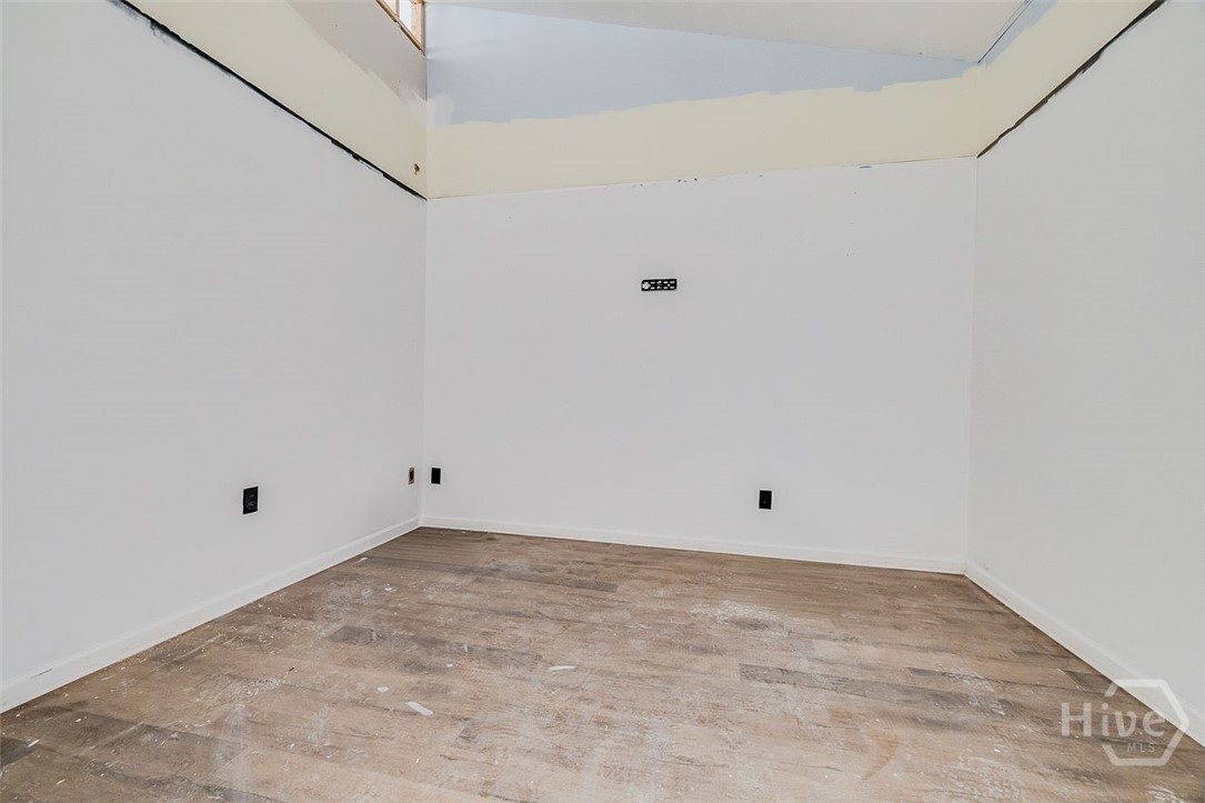 302 W Victory Drive Property Photo 38