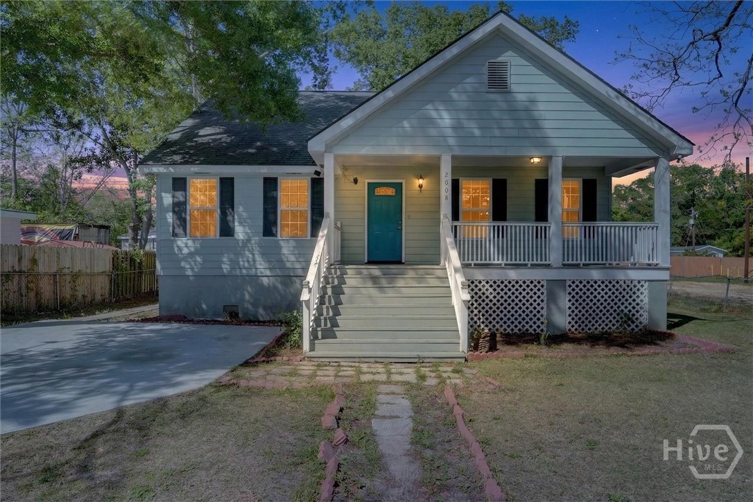 2008 Essex Avenue Property Photo 1