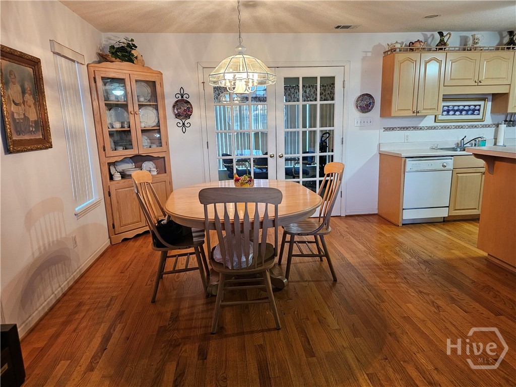 127 Lakeshore Drive Property Photo 8
