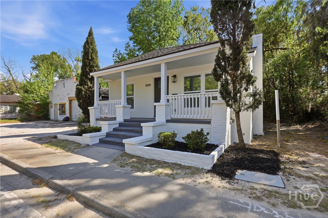 1009 W 52nd Street Property Photo 5