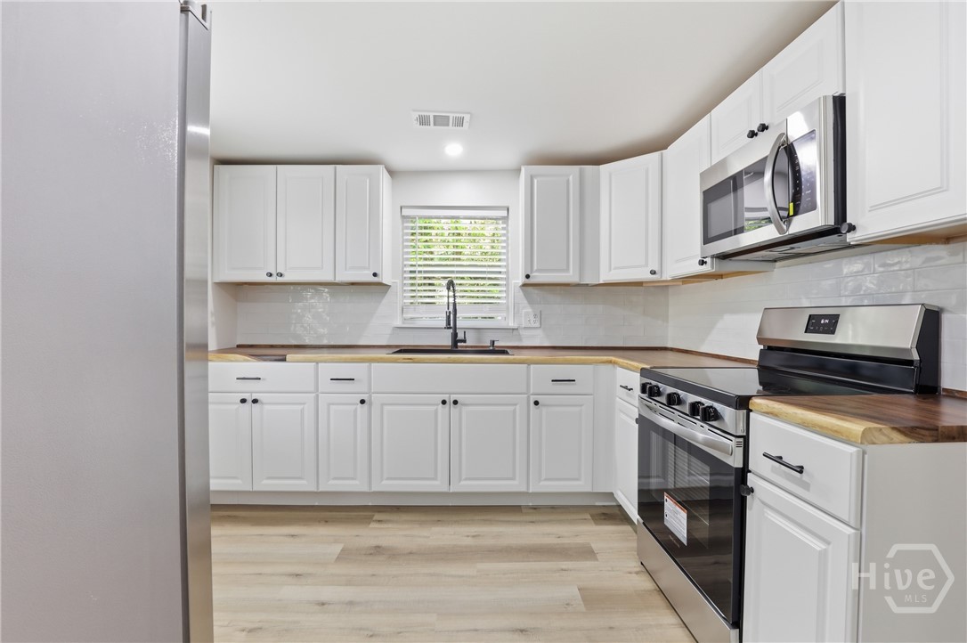 1009 W 52nd Street Property Photo 16