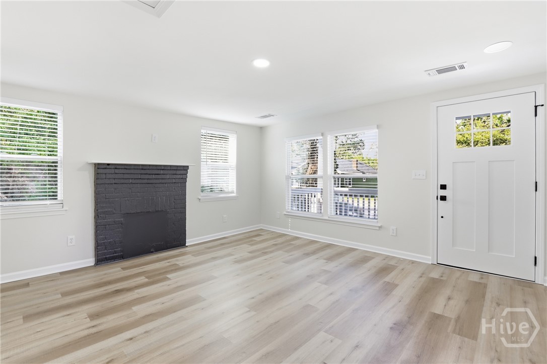 1009 W 52nd Street Property Photo 18
