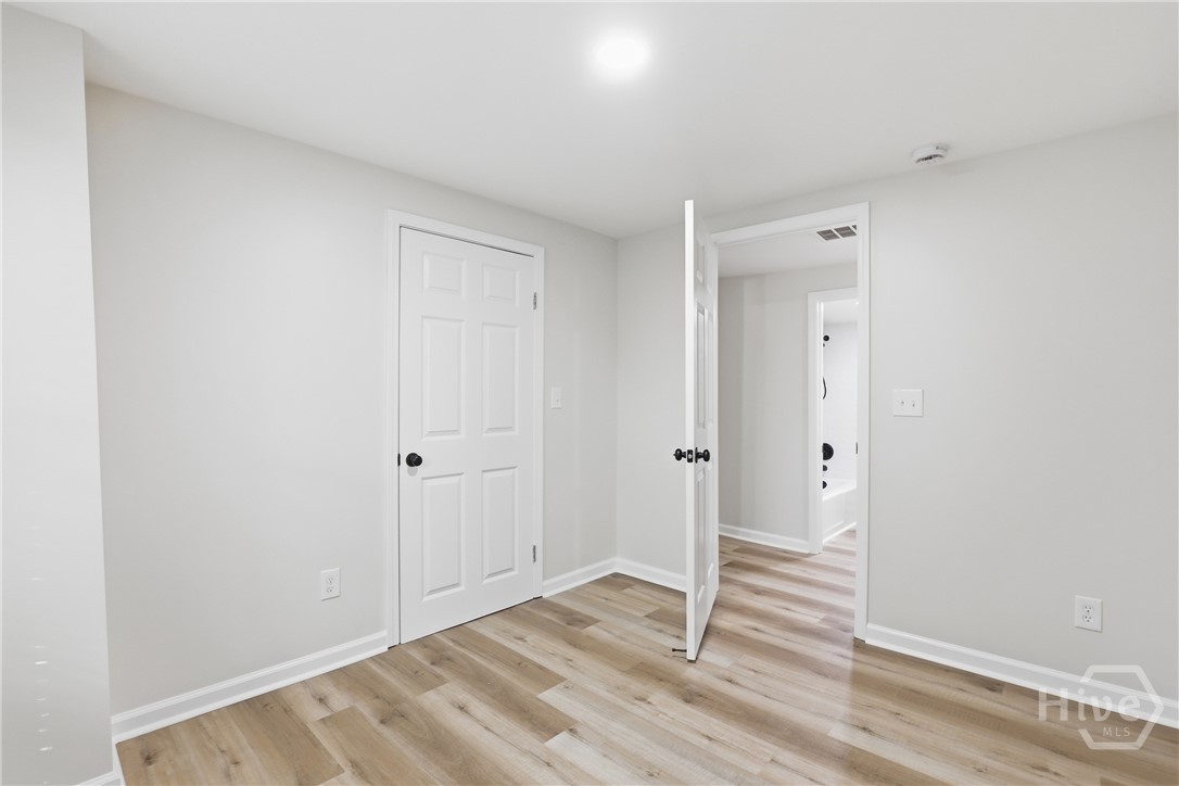 1009 W 52nd Street Property Photo 20