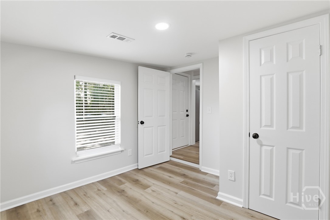 1009 W 52nd Street Property Photo 21
