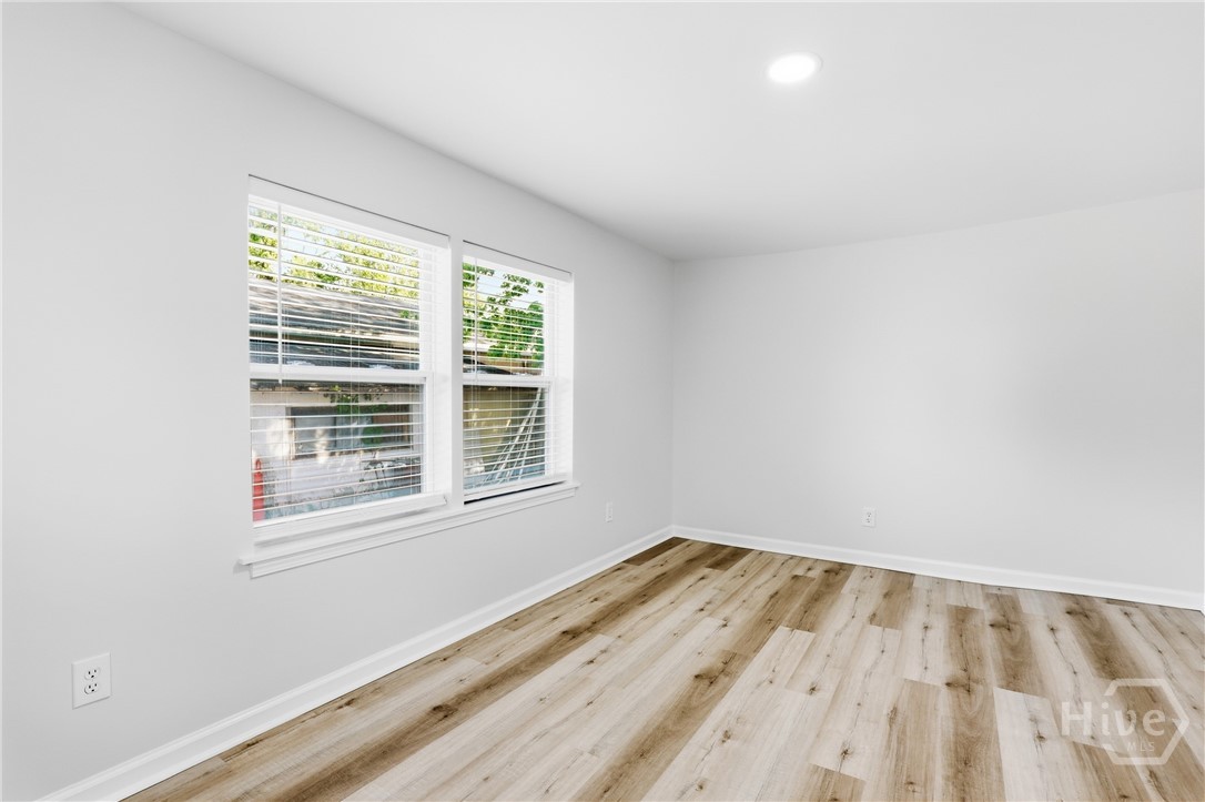 1009 W 52nd Street Property Photo 24