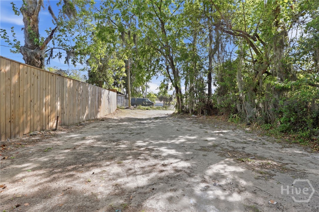 1009 W 52nd Street Property Photo 25