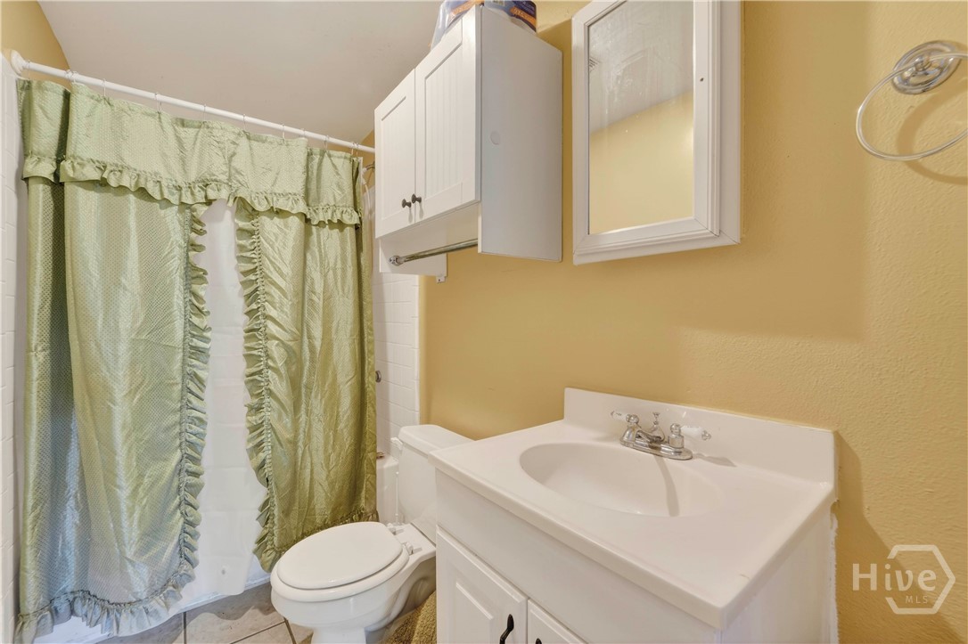 901 W 52nd Street Property Photo 9
