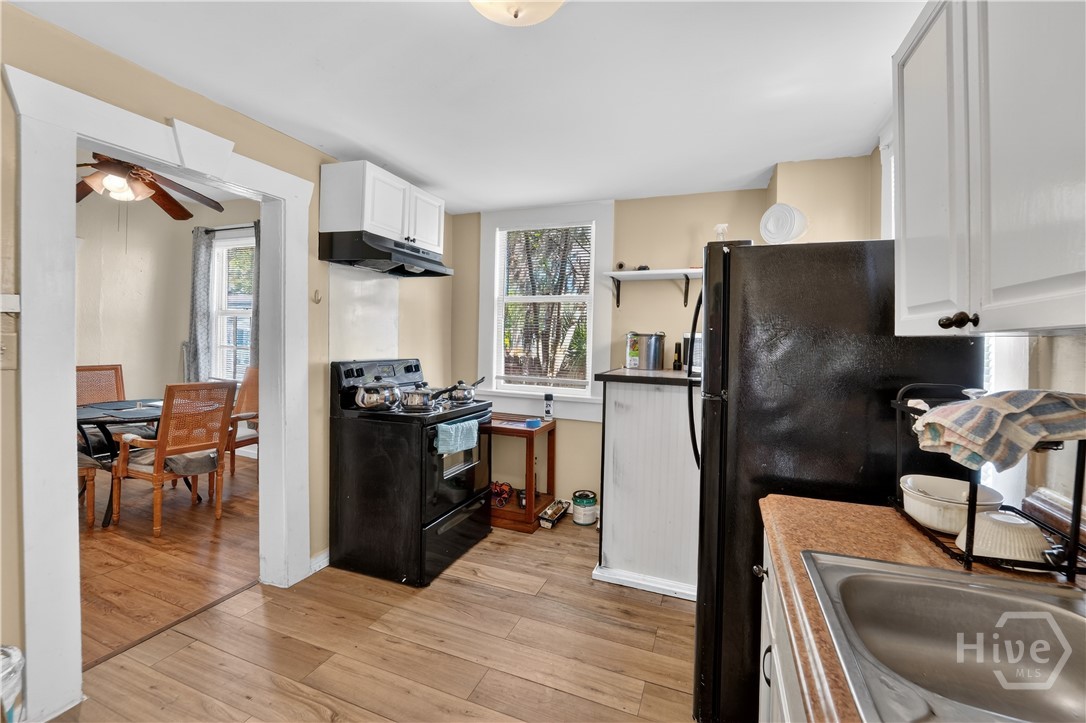 901 W 52nd Street Property Photo 14